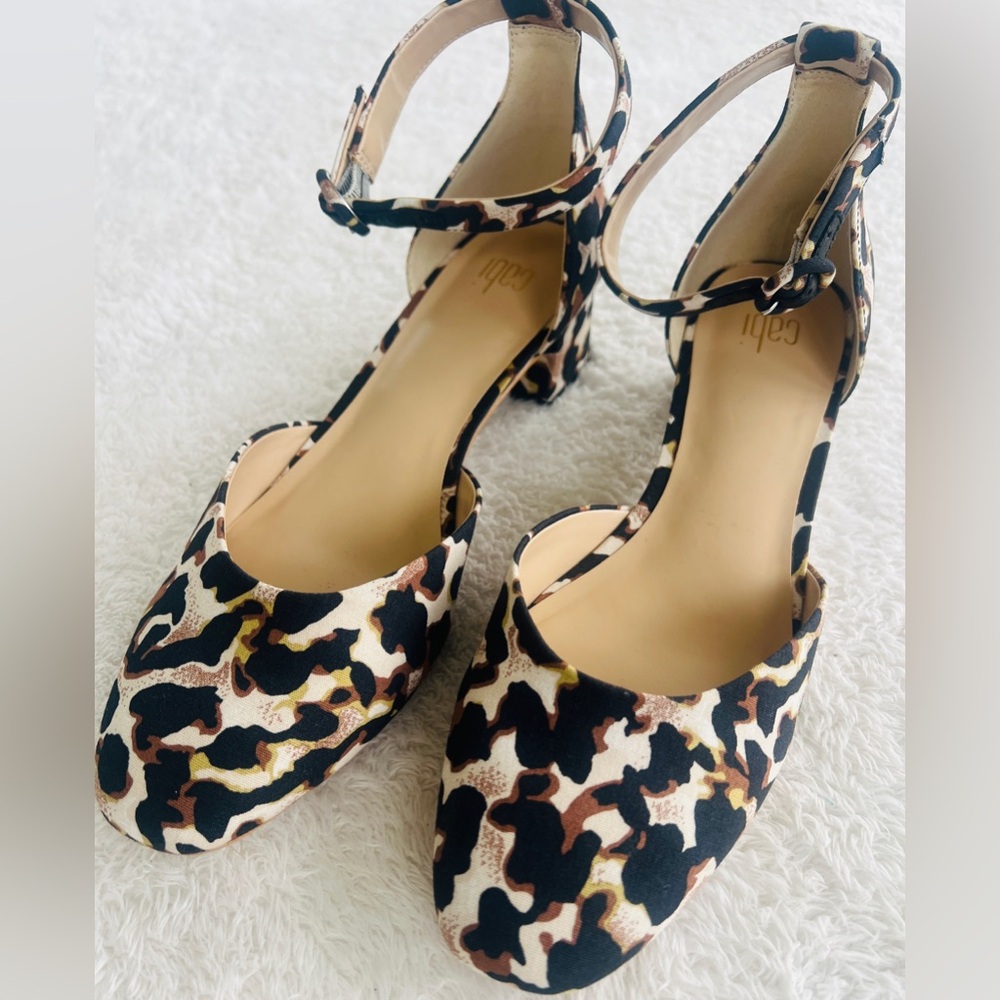 Cabi Style 6020 Women’s 9M Leopard Small Block Heel Ankle Strap Pumps NWOB - Picture 2 of 16